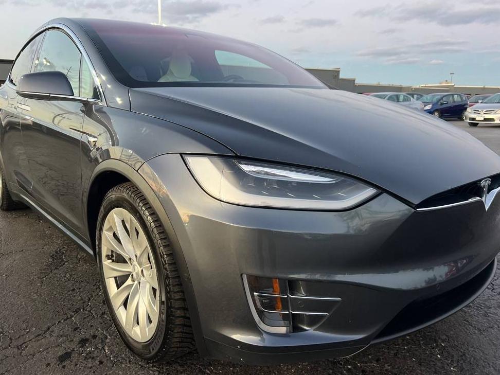 TESLA MODEL X 2017 5YJXCBE23HF054773 image